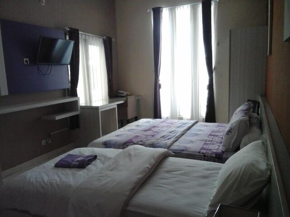 Griya Nendra Hotel 14/50
