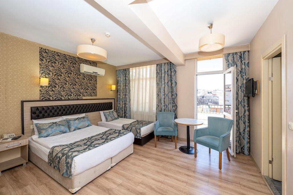 TUGRA HOTEL 17/65