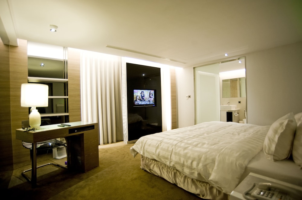 Saual Keh Hotel 12/49