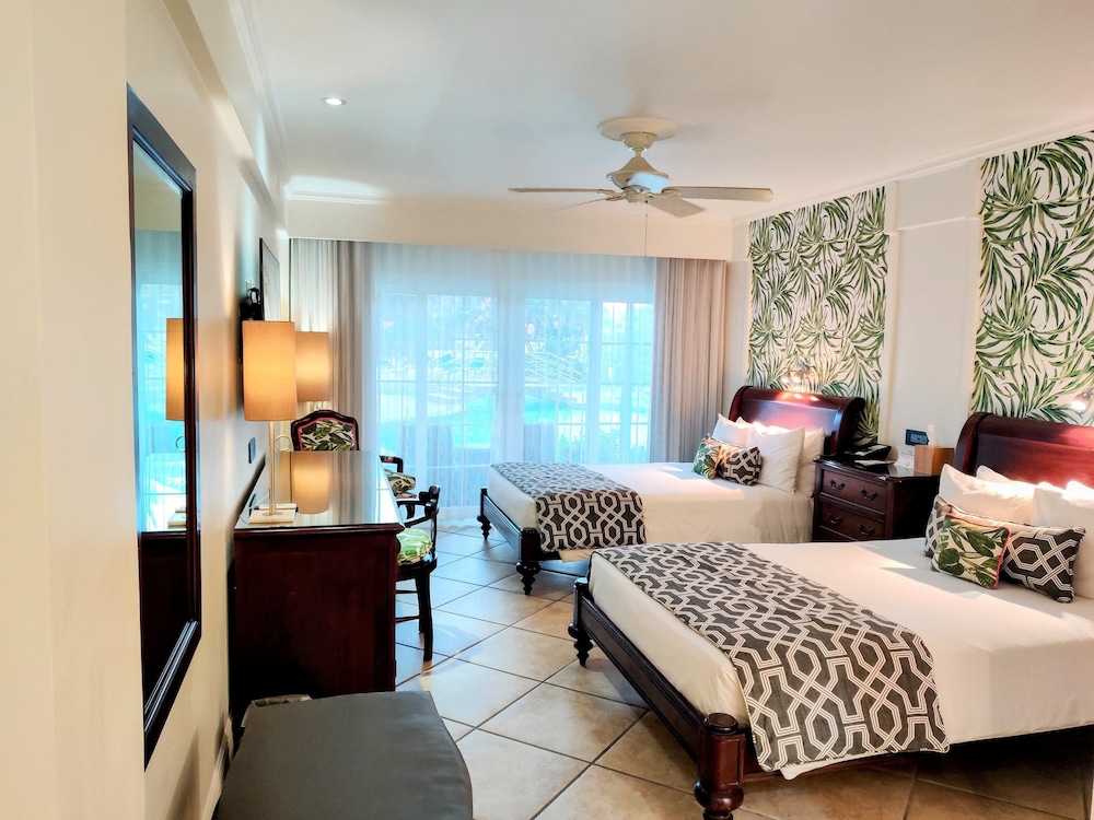Swim Up, Suite, King Bed, Sun Deck، Coco Palm 8/10