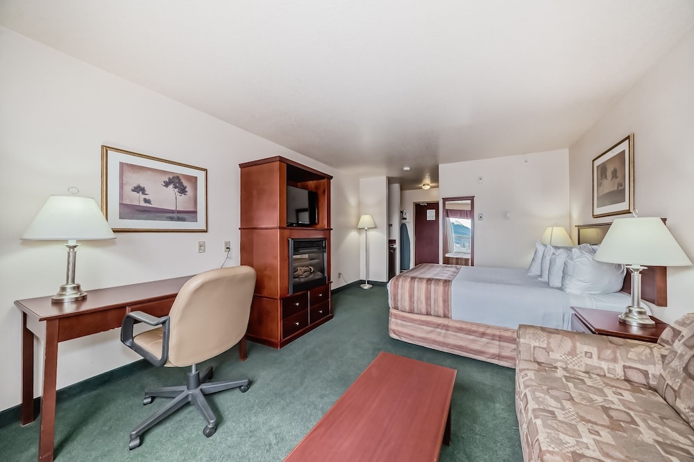 Grande Cache Inn and Suites 18/46