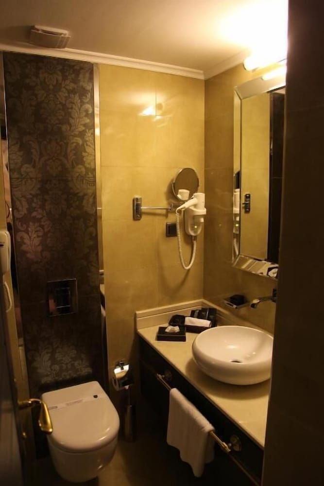 Mirilayon Hotel 48/50