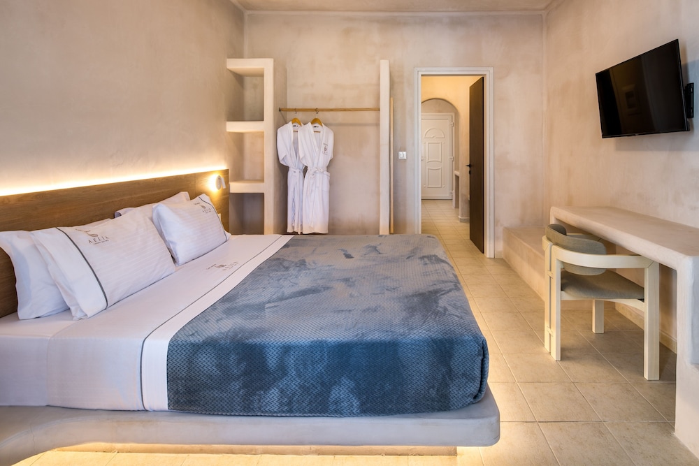 Aelia Luxury Suites 12/50