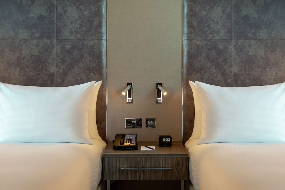 Hilton Aberdeen TECA 64/64