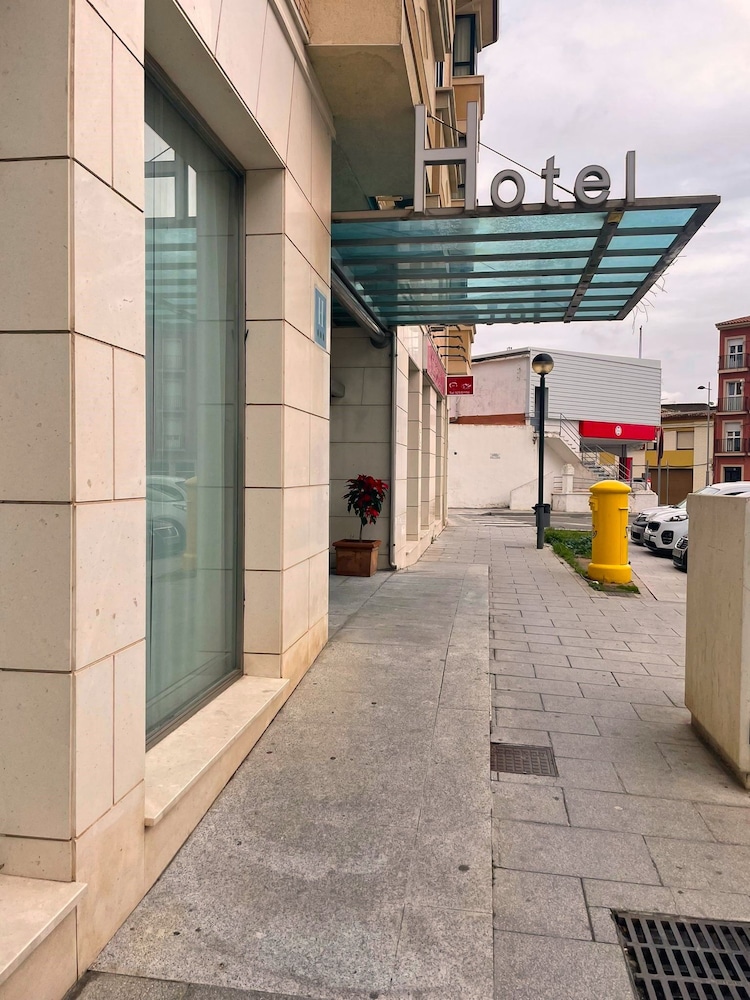 Hotel Puerta de Ocana 27/32