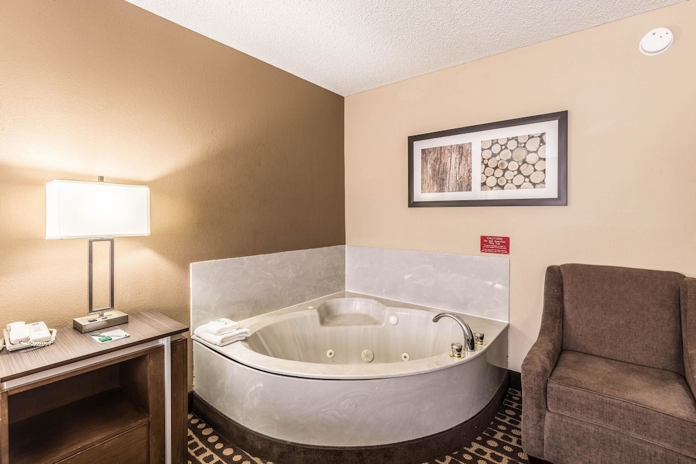 Quality Inn West Plains MO 36/42