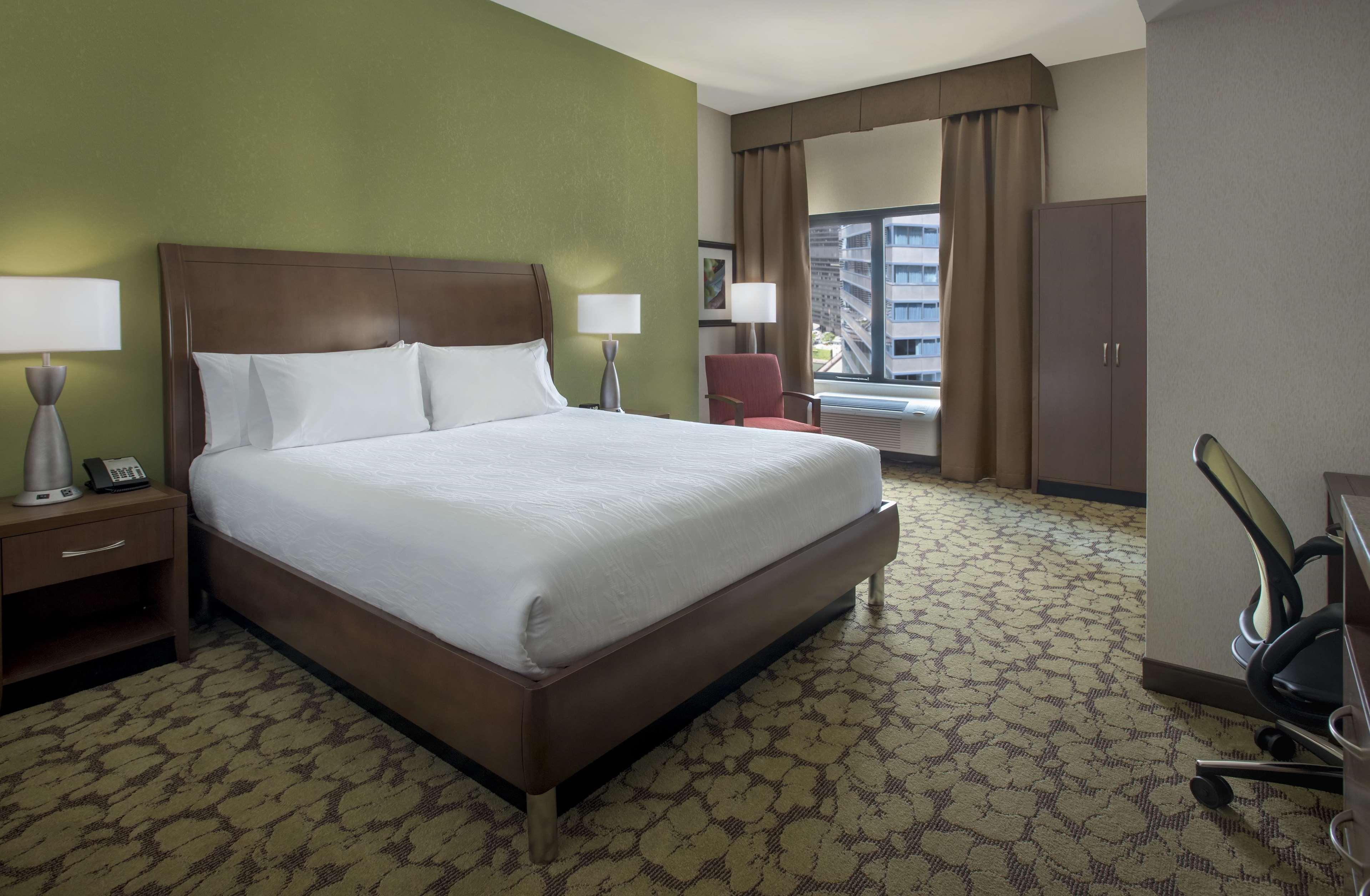 ROOM, KING BED, PARTIAL RIVER VIEW