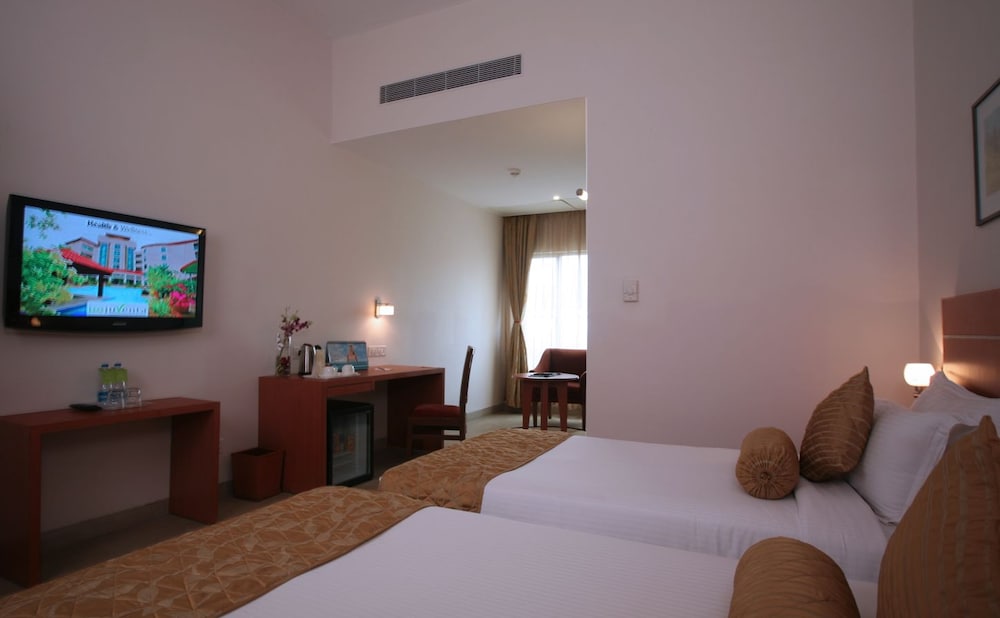 Licec Hotel at Leonia 6/19