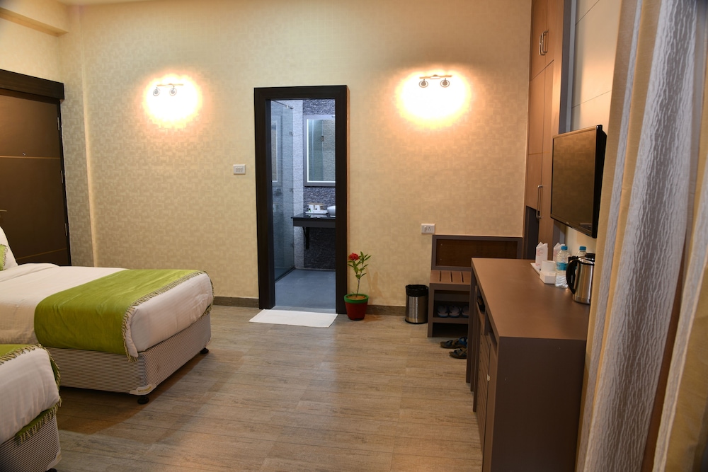Hotel Jataka Inn 21/38