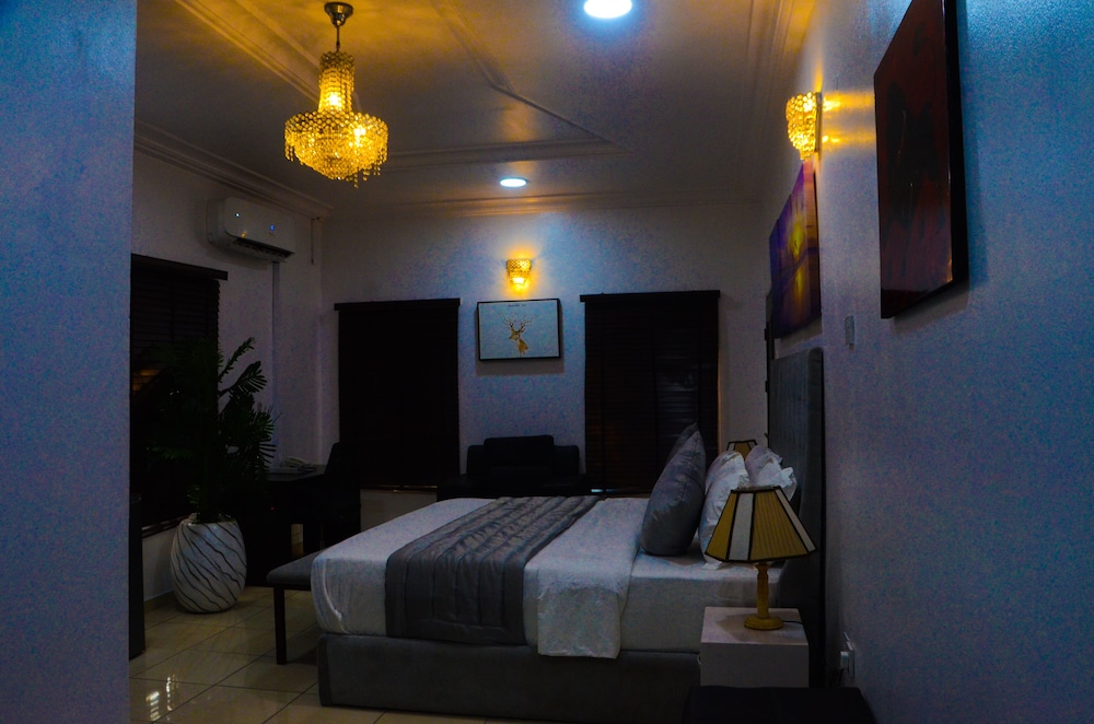 J. Gibson Hotel 27/50