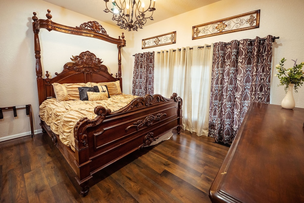 Branson Surrey Inn 24/65