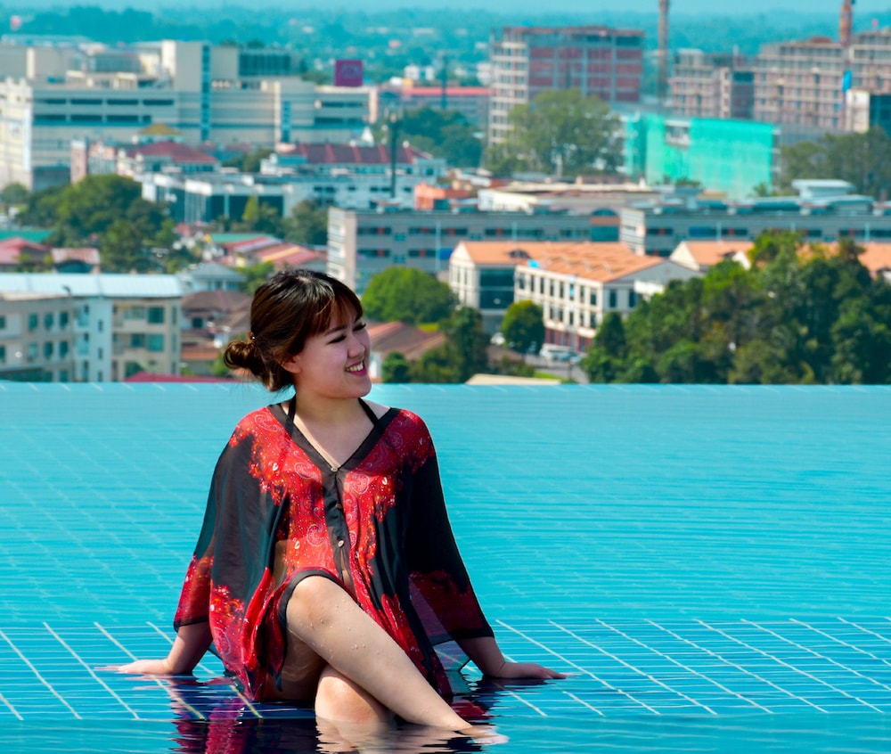 Regatta Suites Kozi Square Kuching 46/50