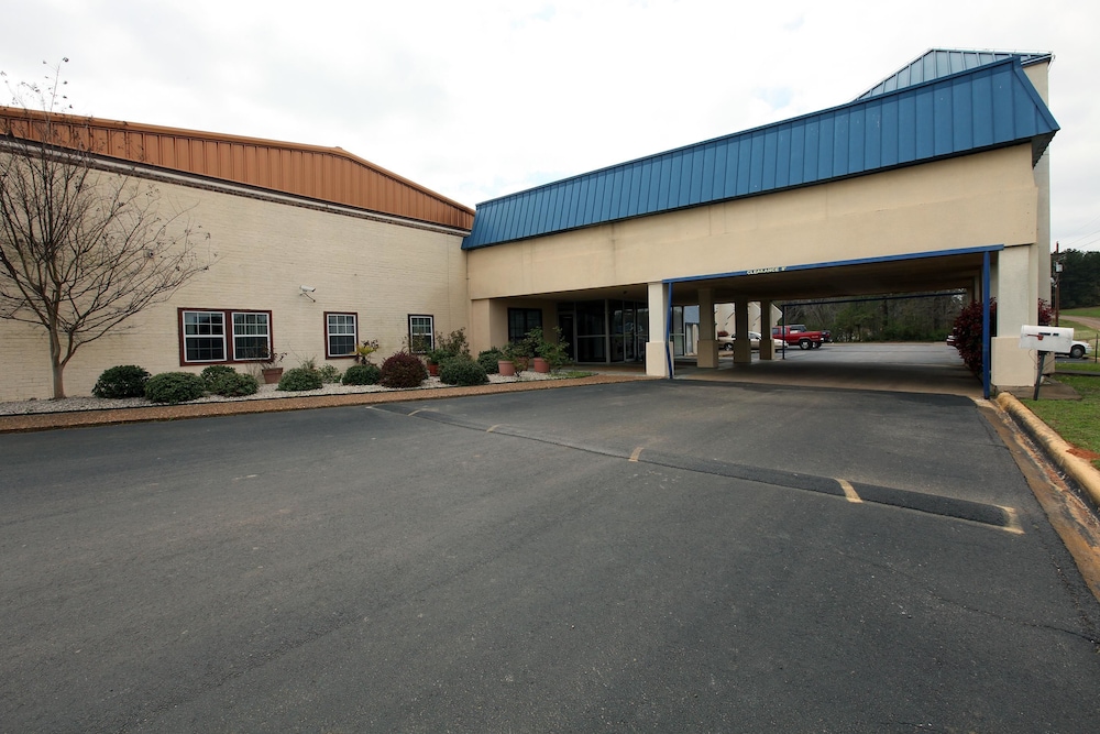 Americas Best Value Inn Marshall 2/18