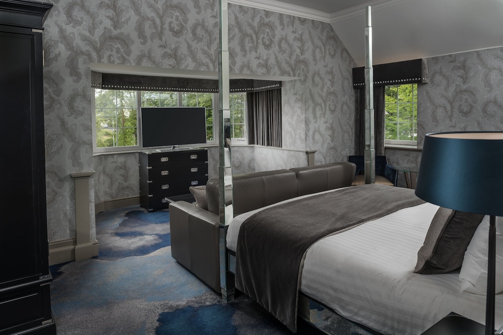 KINTYRE, SUITE, DOUBLE BED, SOFA