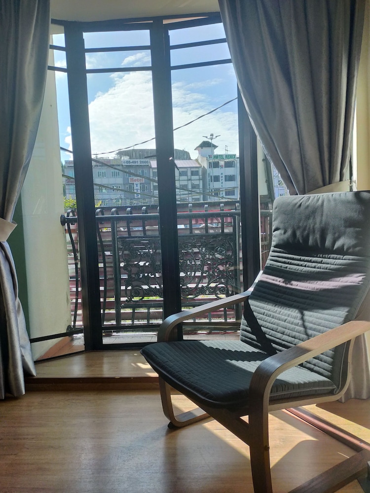 Hong Kong Hotel 52/70
