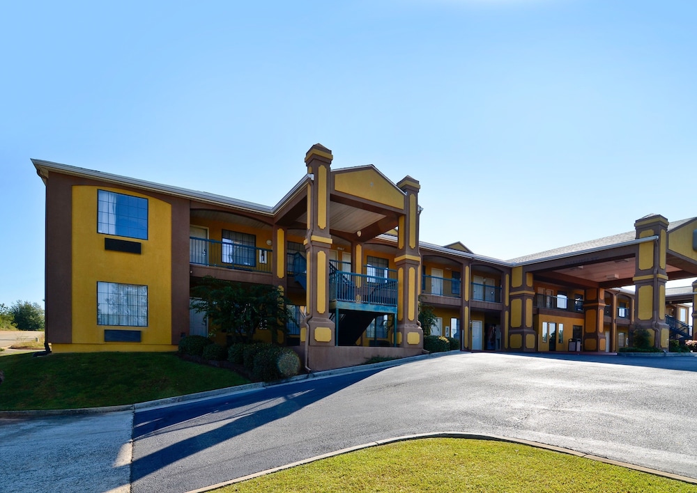 Peach State Inn & Suites 21/24