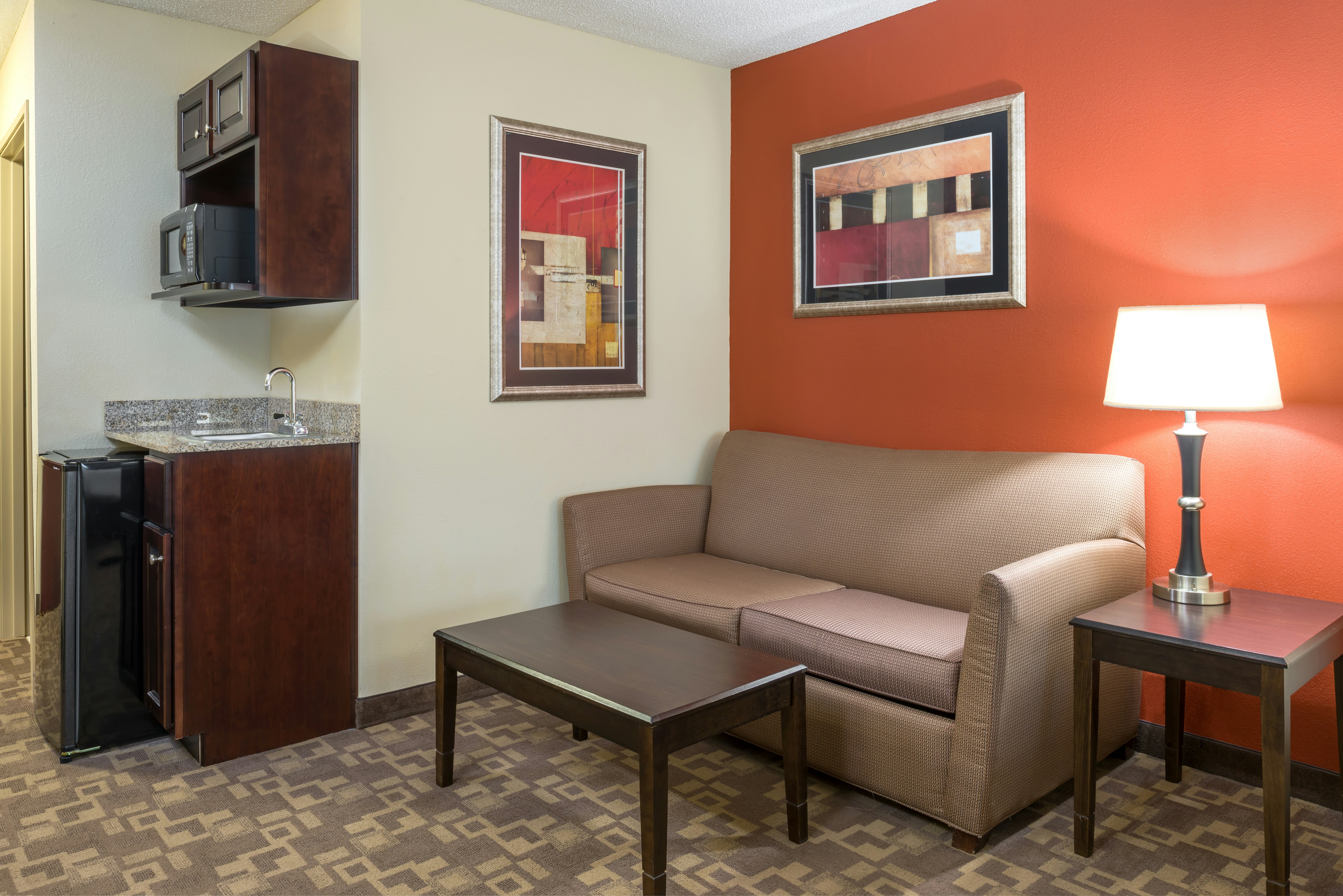 Holiday Inn Express & Suites Lexington Dtwn Area-Keenland 26/41