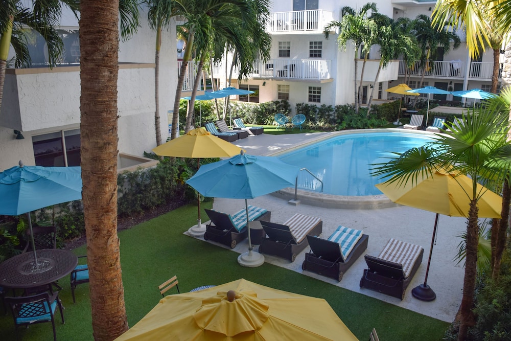 Coral Reef Suites 63/75