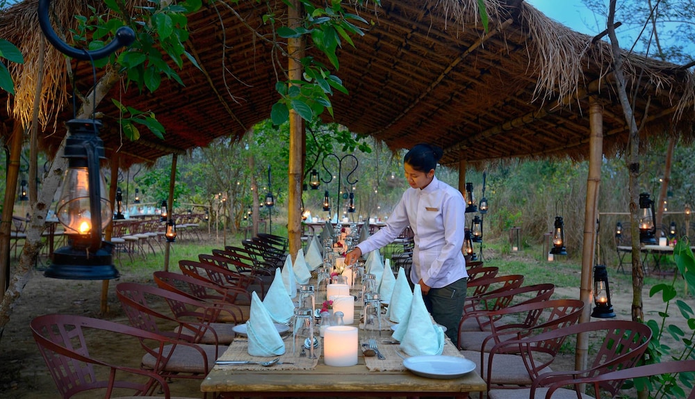 BARAHI JUNGLE LODGE 37/50