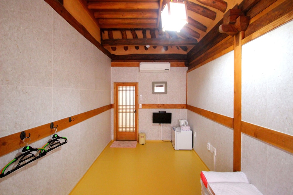 Happiness Full Hanok Guesthouse Jeonju 28/53