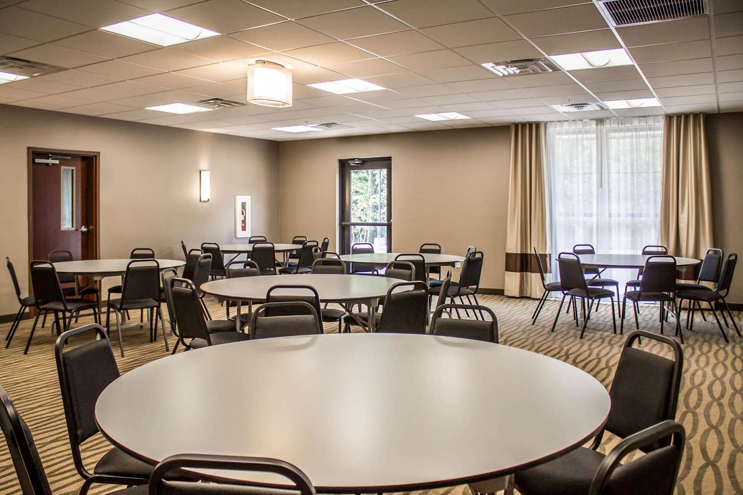 Comfort Suites Hartville-North Canton 40/43