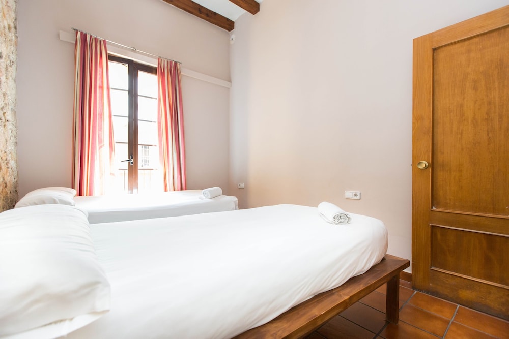 AinB Las Ramblas Guardia Apartments 13/60