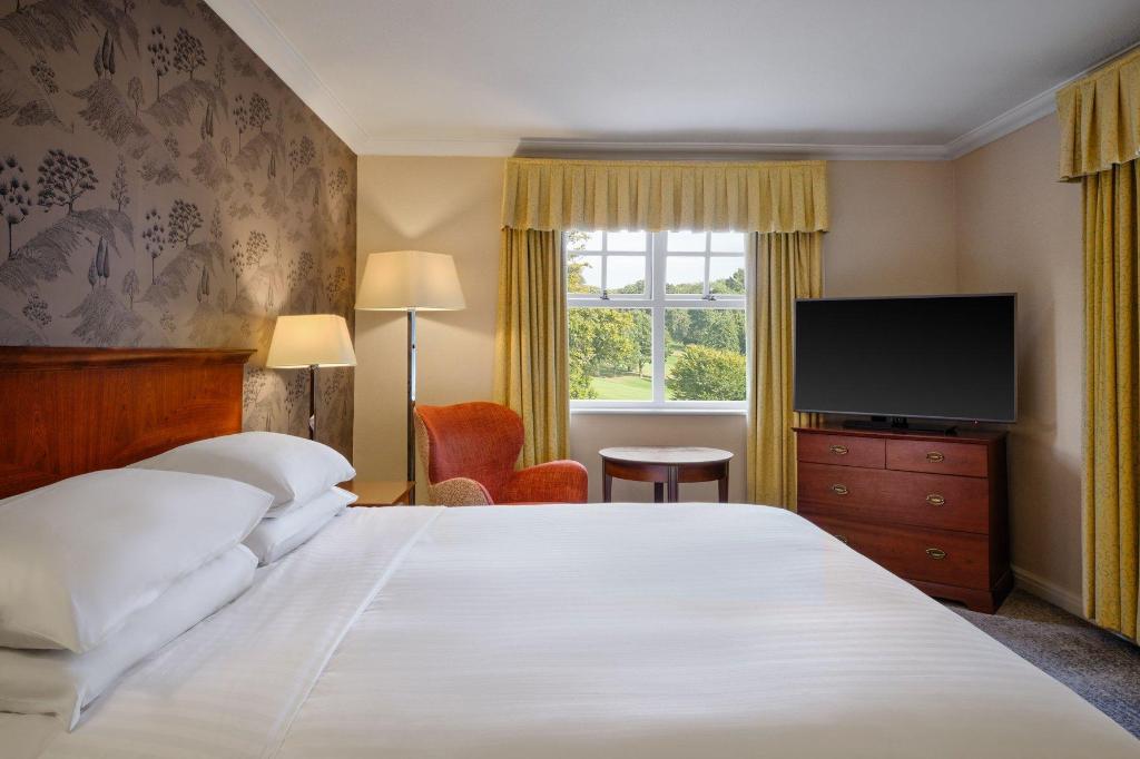 Guest Room, Superior, King Bed, Scenic View