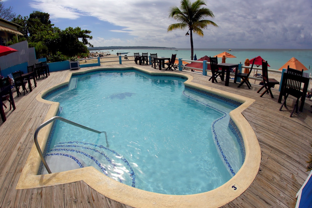Negril Palms 4/55