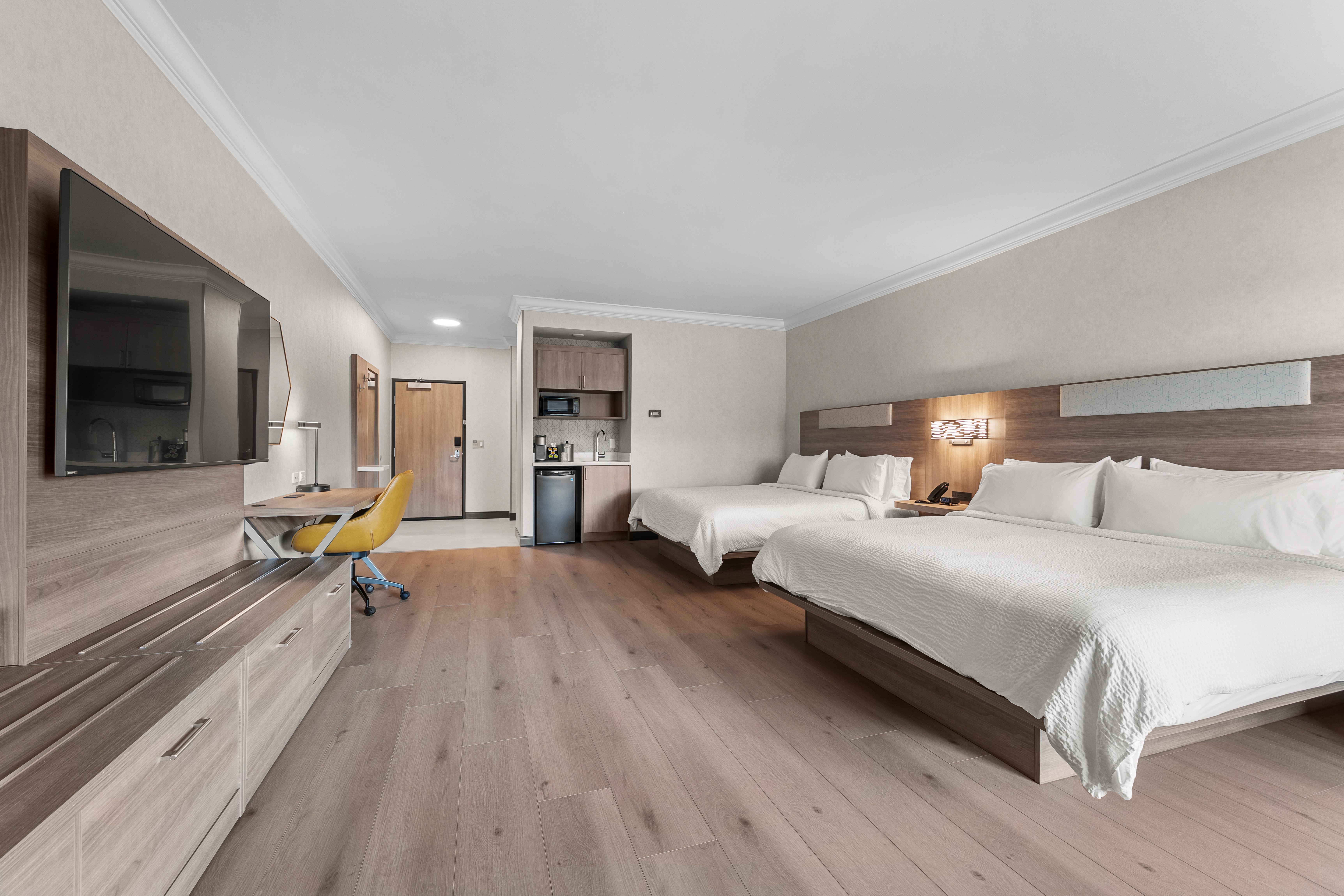 Holiday Inn Express Hotel Suites Santa Cruz 22/72