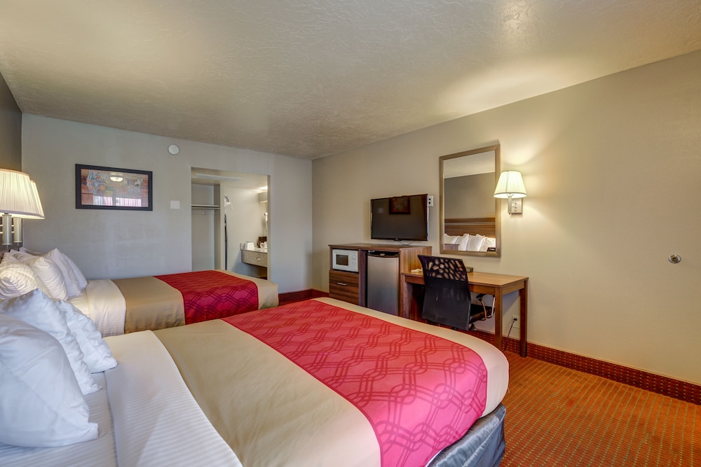 Econo Lodge St George North - Near Pioneer Park 4/33