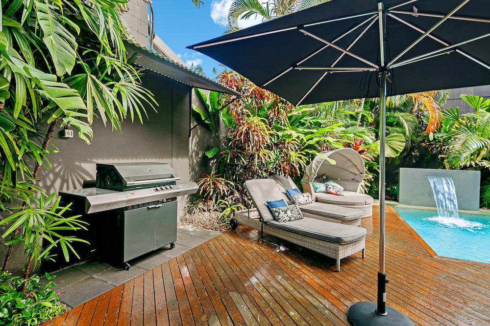 Mantra on the Inlet Port Douglas 30/50