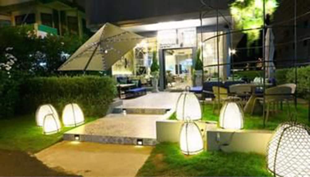 Tsix5 Hotel 41/50