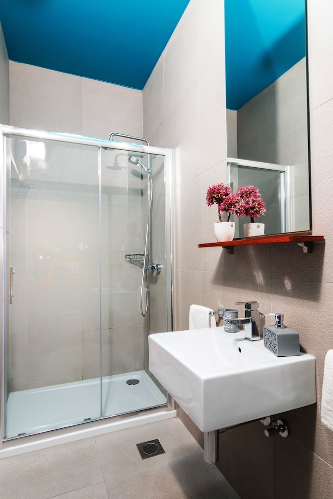 Riva Luxury Rooms 71/79