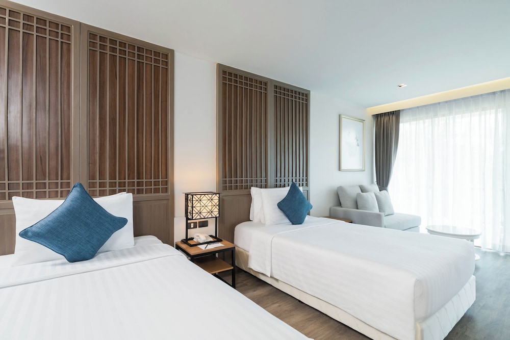 Bella Nara Phuket Naiyang Beach 17/50