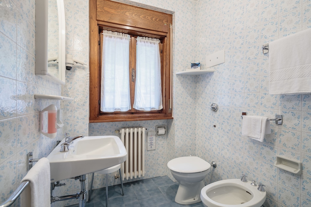 Al Larin Hotel 36/40
