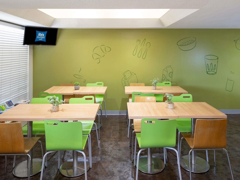 ibis budget Campbelltown 54/57