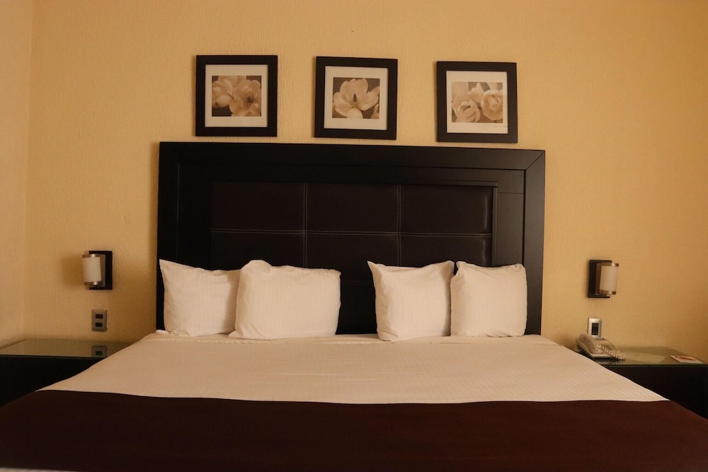 Santa Irene Hotel Guadalajara 7/26