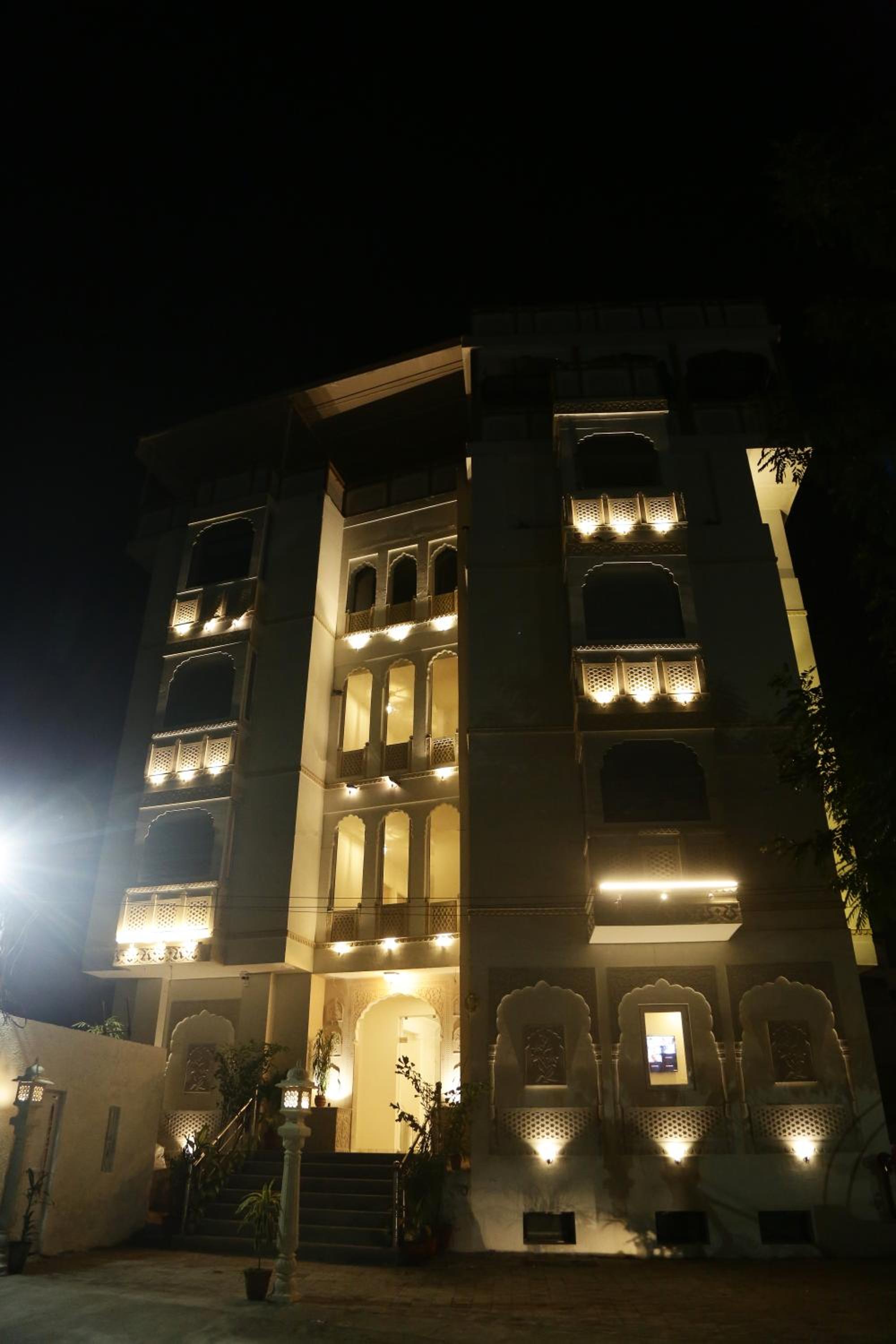 Hotel Ratangarh Palace 1/17