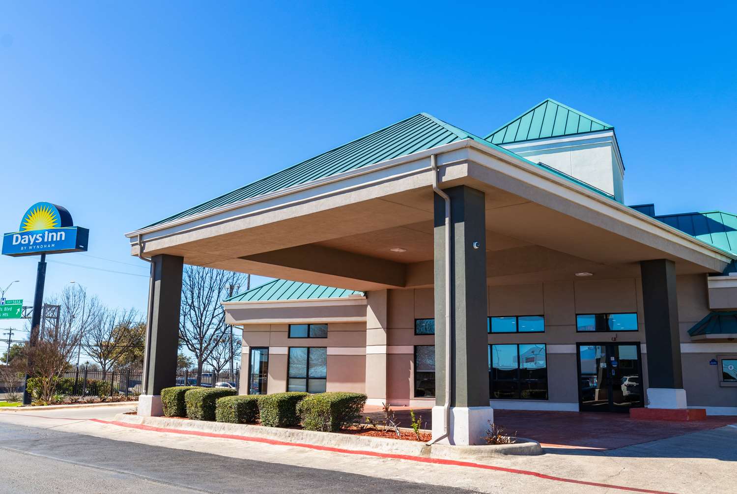 Days Inn by Wyndham Central San Antonio NW Medical Center 7/40