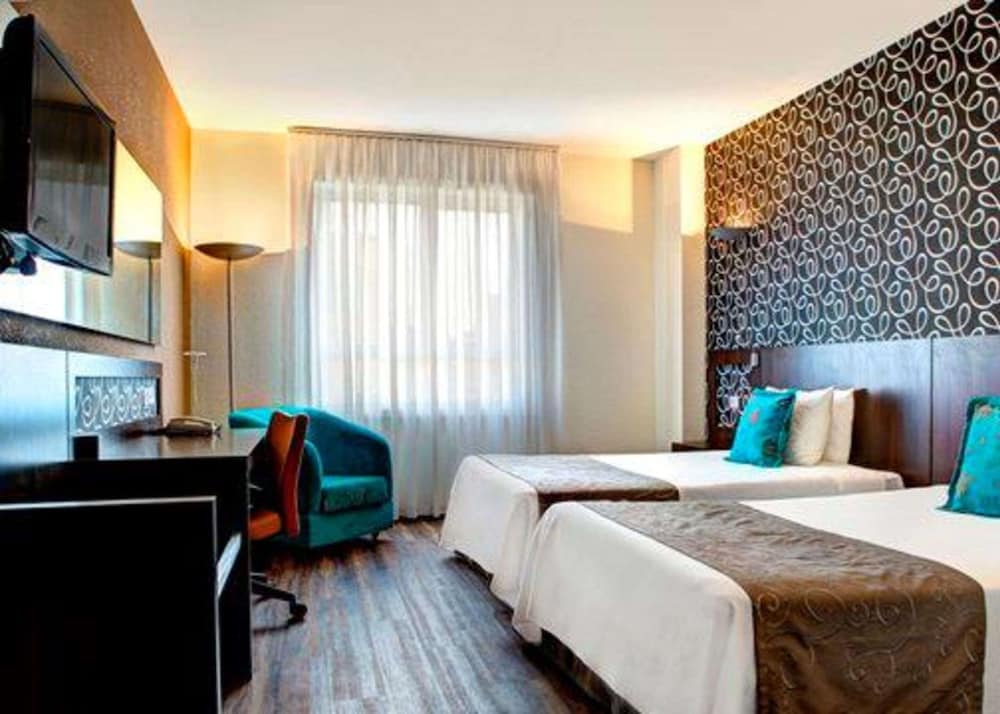 SUPERIOR, 2 DOUBLE BEDS