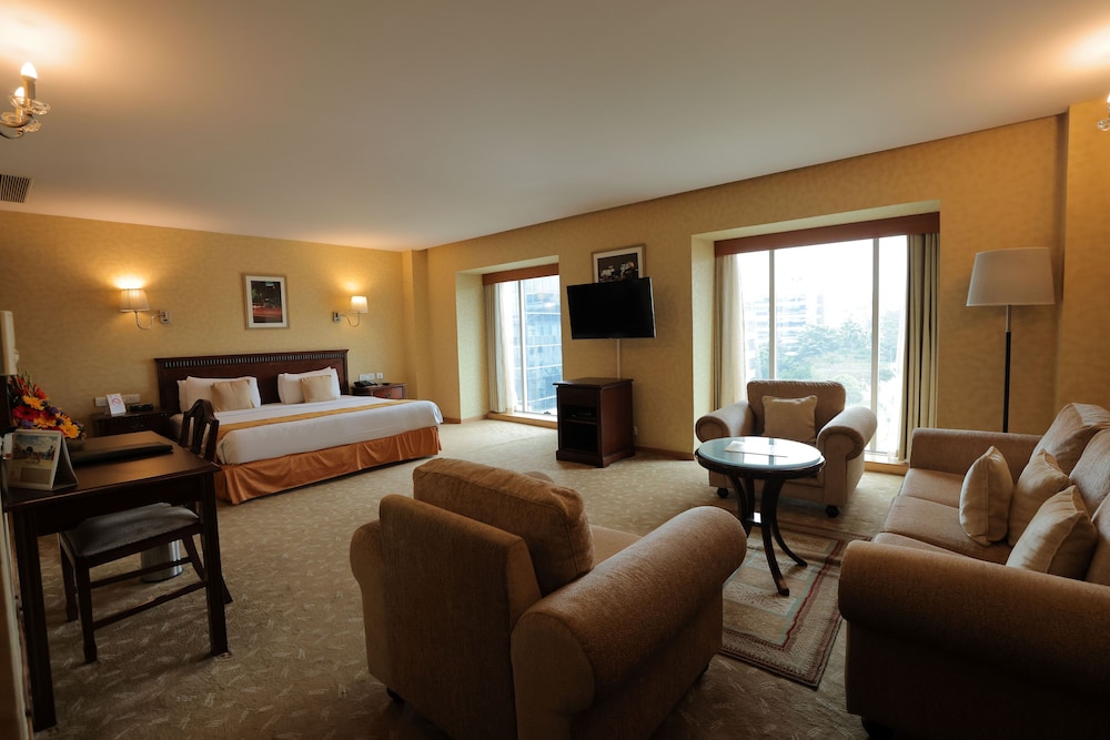 Mgm Mark Whitefield Hotel 24/48