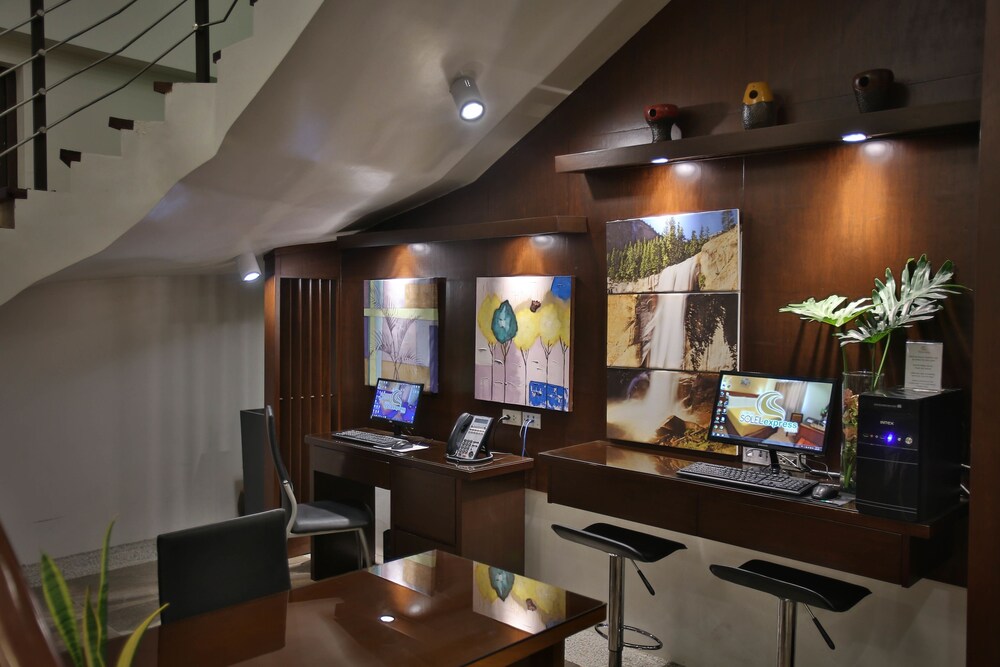 Coron Soleil Garden Resort 46/68
