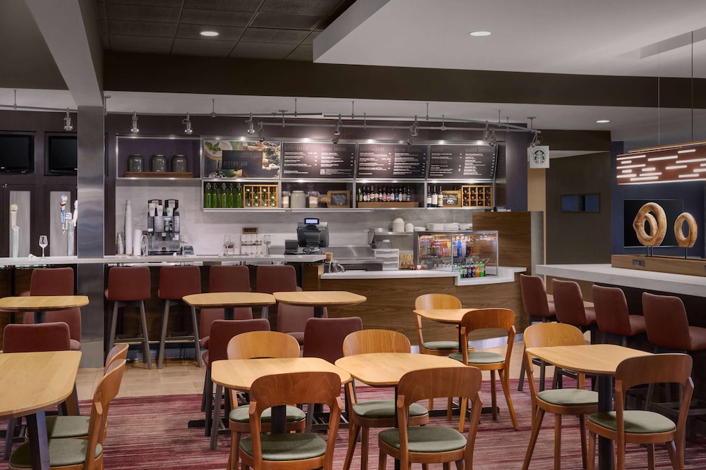 Courtyard by Marriott Mahwah 33/51