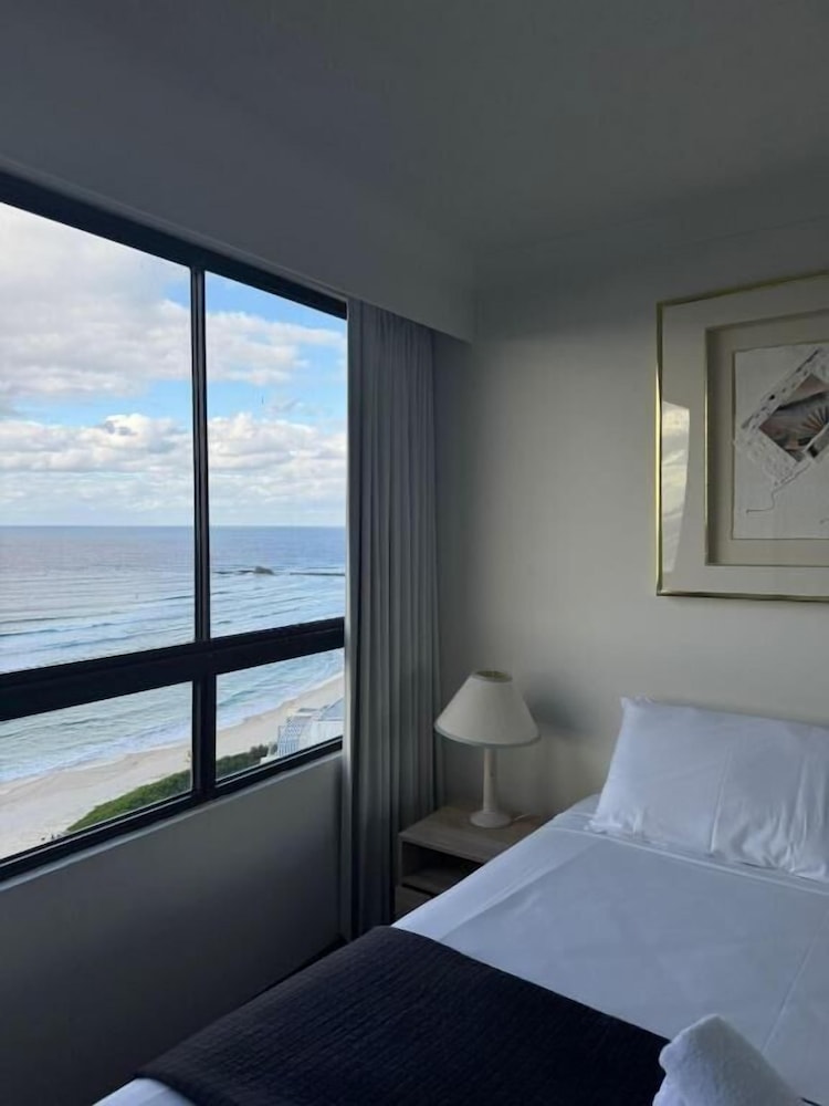 3 Bedrooms, Superior, Apartment, 2 Queen and Twin Beds, Beach Front