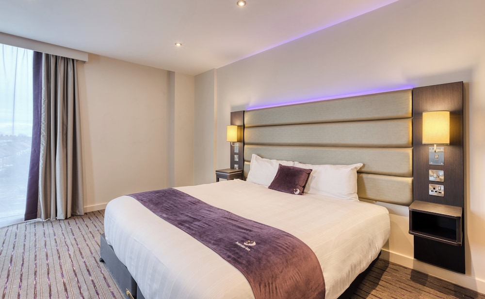 Premier Inn London New Southgate 11/30