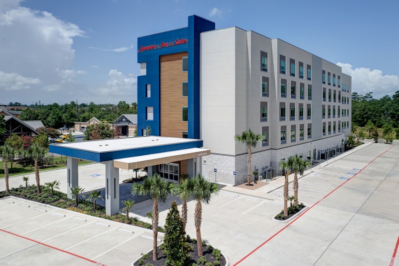 Hampton Inn & Suites Shenandoah The Woodlands, TX 28/31