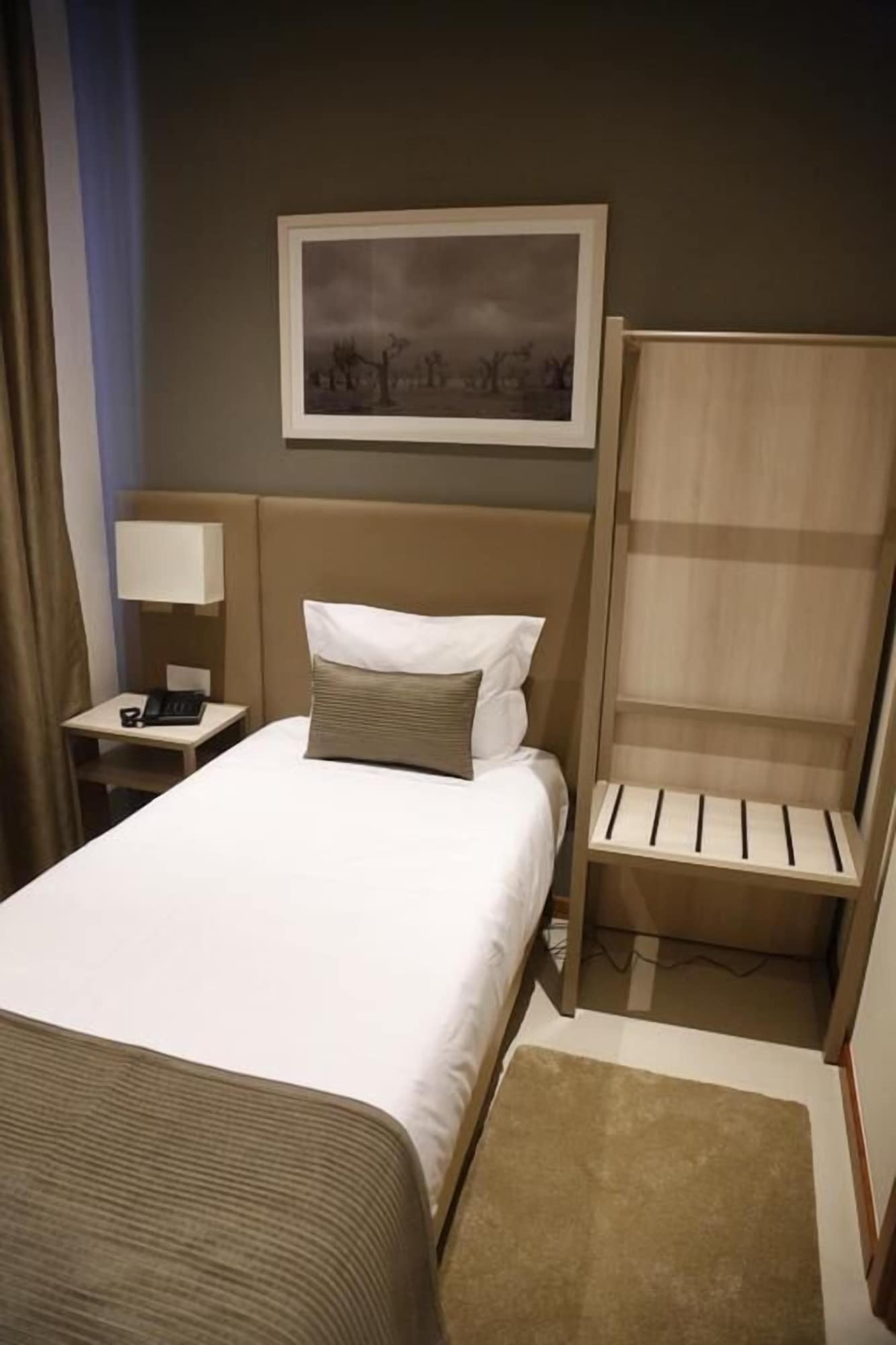 Basic, Single, Single Bed