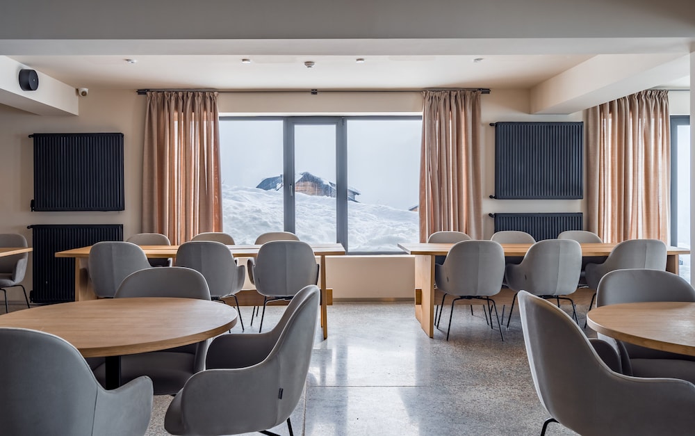 Alpina Hotel 40/50