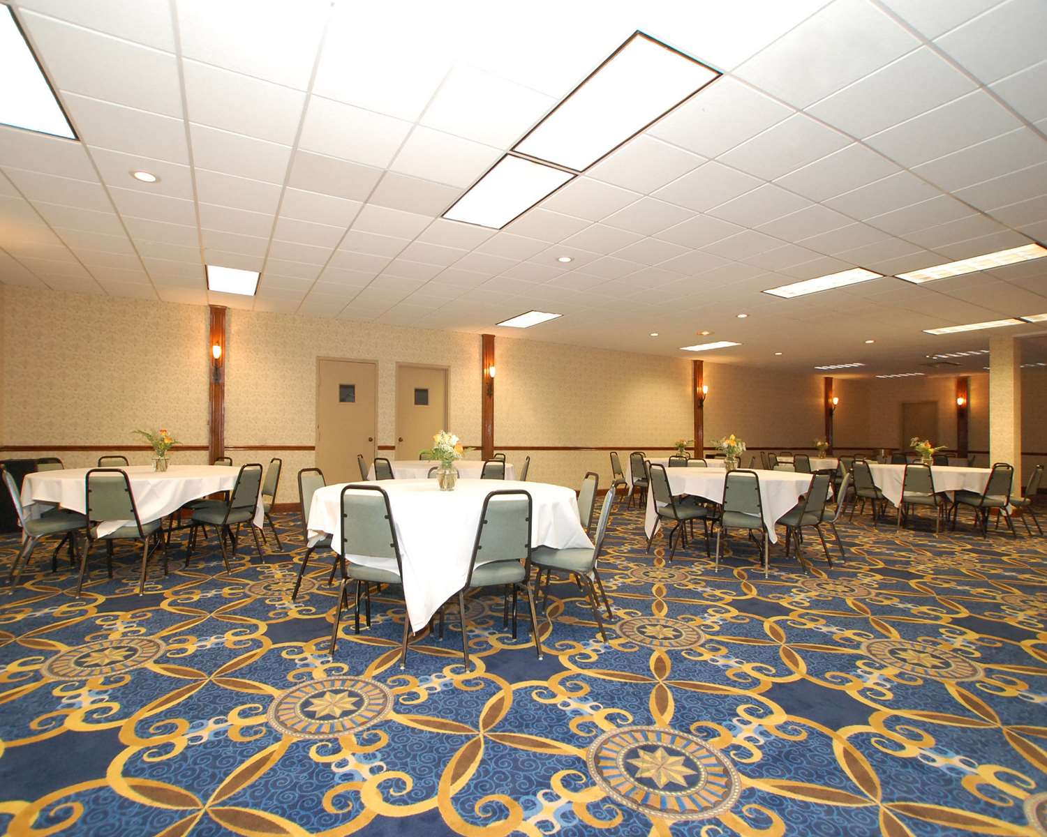 Ramada by Wyndham Tulsa Broken Arrow 21/32