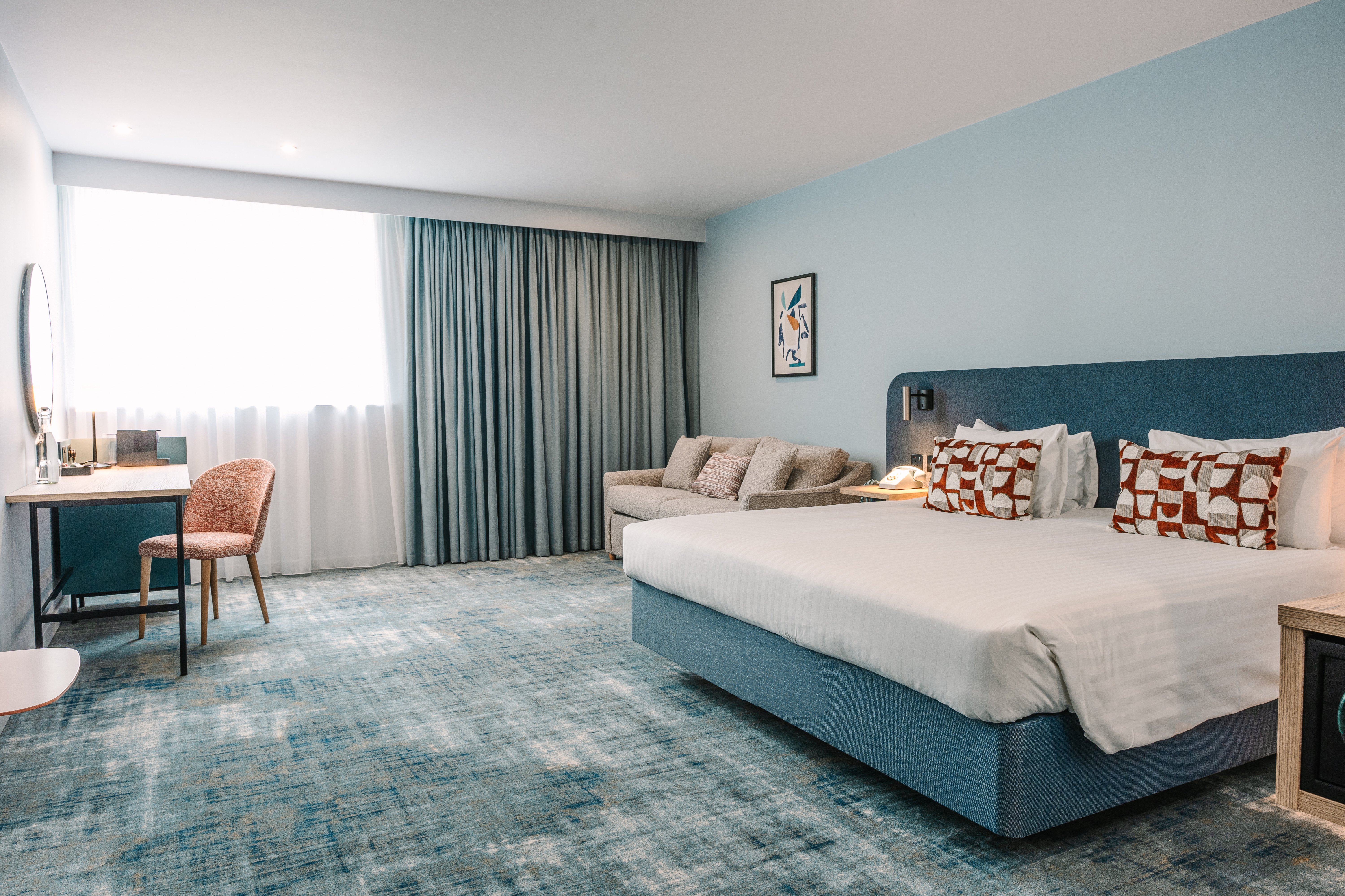 Grand, King Bed